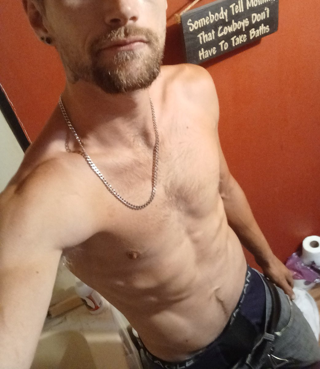 MatthewMan67365's tweet photo. Do anyone want a man that looks like this?? 

Northga lmk 

Girls what you think https://t.co/etBMGXnlnq