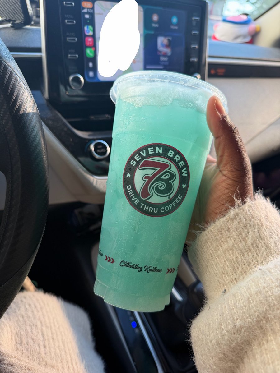 yellowt4pe's tweet photo. oomf said i was drinking the married to the music juice https://t.co/vccMljcLN2
