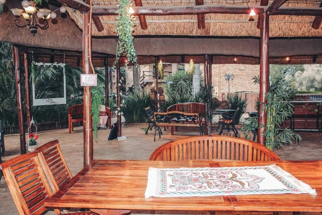 CapaWiggins's tweet photo. 🧑‍🧑‍🧒🔥FATHER'S DAY WEEKEND GETAWAY🔥🧑‍🧑‍🧒
🌅  Gauteng |  Bedfordview
🗓  19Jun - 21 Jun 2026
🏡 2 Nights | 2 Adults | 1 Child
 💸 ONLY R3 892,50(Total Stay!)
🍳 Breakfast is optional - R85
✨ Self-Catering
Whatsapp: +27 67 658 6054 https://t.co/WOxo9MRre0