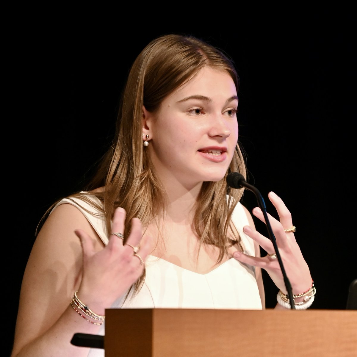 Ensworth's tweet photo. Last night, three Capstone Scholars shared the culmination of months of dedication, research, and creativity through their Senior Capstone Presentations. From music composition and dietary research to the evolution of architecture, each student showcased thoughtful insights 💡 https://t.co/Bhr7B1n4vp