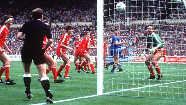 SWSG19's tweet photo. On this day in 1988..the crazy gang beat the culture club..first and only penalty save and first and only goalkeeper captain to lift the trophy! https://t.co/fd5VeiuiTt