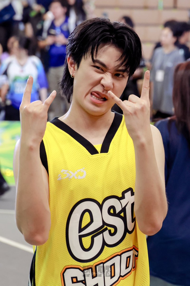 /ˈaɪrɪs/ ꜰᴛ. แม่หนูนิด tweet media