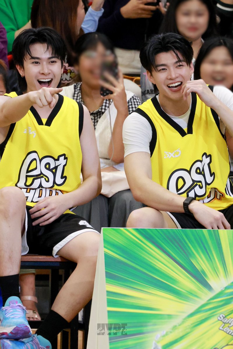 /ˈaɪrɪs/ ꜰᴛ. แม่หนูนิด tweet media