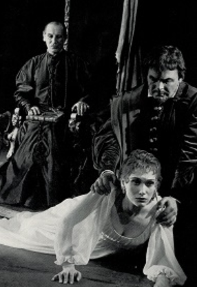 Wyfan2's tweet photo. #SianPhillips (born 14 May 1933) in THE DUCHESS OF MALFI (1960). #MaxAdrian watches as #PatrickWymark forces Phillips to betray her lover in the @TheRSC production. https://t.co/EaG6oAq5Yv