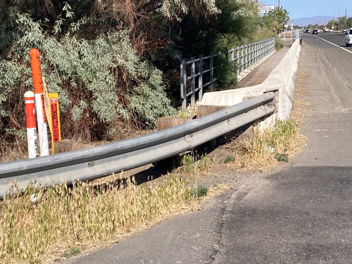 DbJared's tweet photo. "Do whatever it takes and keep moving."
Laz had a lot to say about this sidewalk. π
The Endurance Artist is closing in on California.
#lazcon Final Leg, Day 43 https://t.co/IcXbxQqOnB