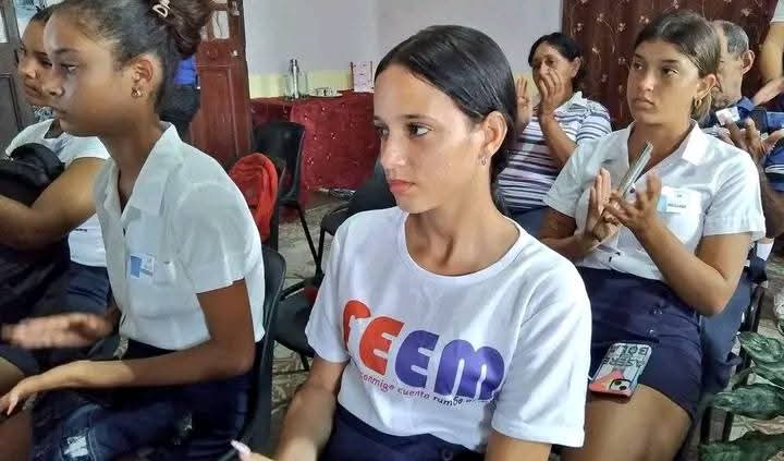 TaniaMariaHere1's tweet photo. Se desarrolla en #ProvinciaGranma Consejos Municipales de la #FEEMdeGranma
#MultiplicandoElCompromiso
@DiazCanelB @BarceloOrt92635 @DrRobertoMOjeda @PartidoPCC @UJC_Granma @UJCdeCuba @FEEM_Cuba @Feem_Granma
@YanetsyTerry @PresidenciaCuba @CubaMined https://t.co/5xT8hT5GTS