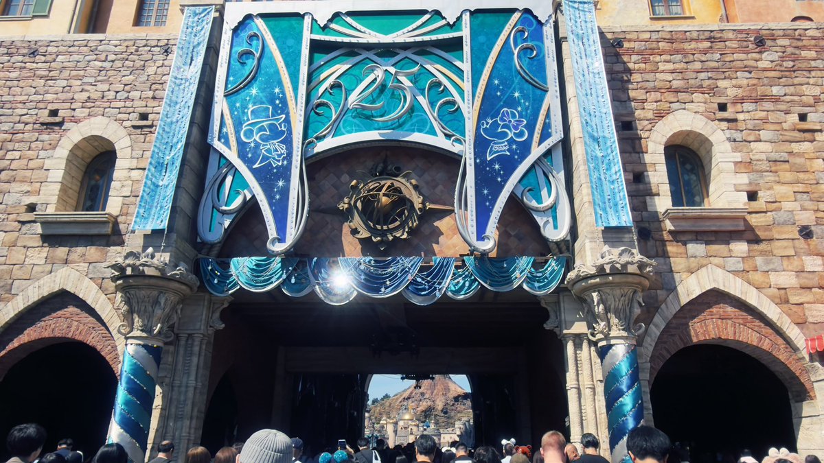Haru03Disney's tweet photo. GWの想い出✨️
今年は沢山インしないとなぁ🤔

 #ディズニーシー  #��パークリングジュビリー    #ディズニーシー25周年 https://t.co/W94dli8MGe