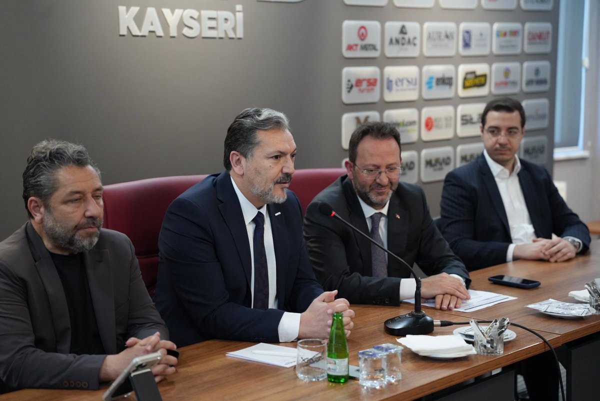 MusiadNederland's tweet photo. MÜSİAD Nederland heyeti olarak, MÜSİAD Kayseri Şubesi’ni ziyaret ederek verimli bir istişare ve networking toplantısı gerçekleştirdik.

Kayseri’nin güçlü sanayi altyapısı, üretim kapasitesi ve ihracat vizyonu üzerine önemli değerlendirmelerde bulunurken; turizm, tarım, lojistik ve uluslararası ticaret alanlarında geliştirilebilecek stratejik iş birliklerini ele aldık.

Nazik ev sahiplikleri ve kıymetli misafirperverlikleri için MÜSİAD Kayseri Başkanımıza ve yönetimine teşekkür ederiz.
Türkiye ile Avrupa arasında ticari köprüler kurmaya, ortak projeler ve sürdürülebilir iş modelleri geliştirmeye devam edeceğiz.

🤝 Güçlü network
📈 Güçlü ticaret
🌍 Güçlü vizyon

#MUSIAD #MUSIADHollanda #MUSIADKayseri #Kayseri #Networking İşDünyası Ticaret Sanayi İhracat Türkiye Hollanda BusinessNetwork TravelHallo Girişimcilik Ekonomi

@musiad @MUSIAD_Kayseri
