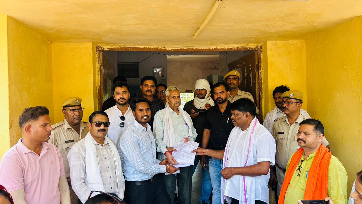 AnkitGautam151's tweet photo. @BhajanlalBjp 
@DIPRRajasthan 
@madandilawar 
@rajeduofficial 
@RSSRashtriya 
@zeerajasthan_ 
@ABRSM14121993
@abrsmbharat

जय संगठन!
जय भारत! https://t.co/VxXjggki78