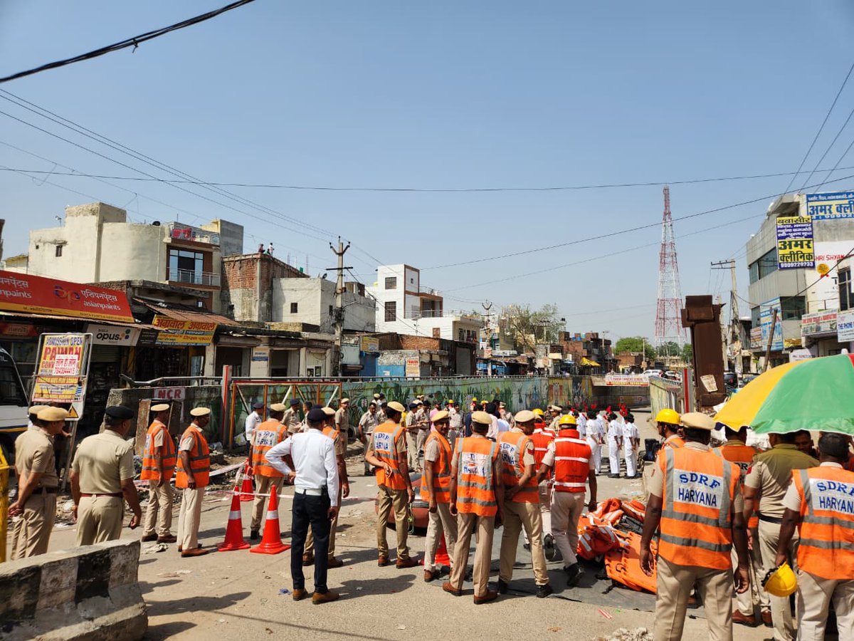 DIPRO_Faridabad's tweet photo. डीसी श्री आयुष सिन्हा के निर्देशानुसार तथा एडीसी श्रीमती अंजलि श्रोत्रिया के मार्गदर्शन में आज जिला प्रशासन द्वारा बाढ़ संभावित शहरी क्षेत्र ओल्ड अंडरपास में जिला स्तरीय बाढ़ मॉक ड्रिल का सफल आयोजन किया गया। https://t.co/eyIET0OCcZ