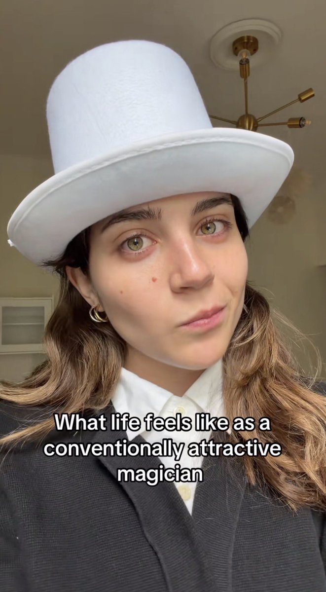 Detective Fierce tweet media