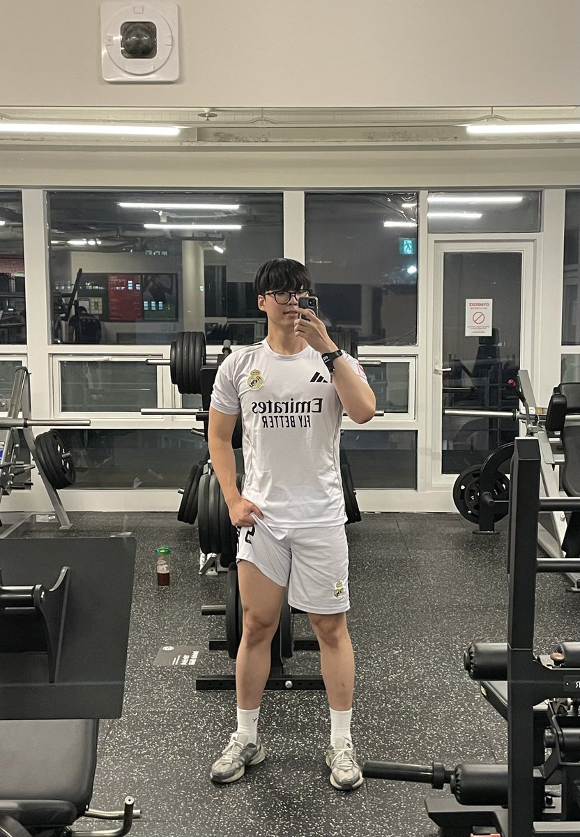 동글 tweet media