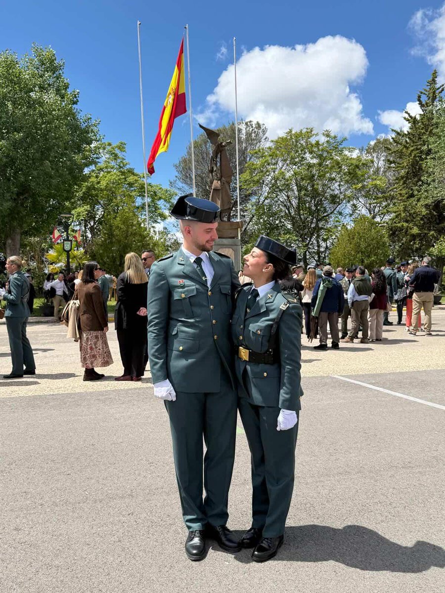 Más q Guardia Civil tweet media