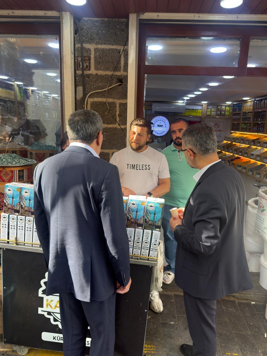 adnansimit's tweet photo. 📍DİYARBAKIR

Diyarbakır’da Bölge Başkanımız Sayın @mcyanmaz ile birlikte İl Yönetim Kurulumuzla bir araya geldik.

Gerçekleştirdiğimiz verimli toplantıda teşkilat çalışmalarımızı, saha faaliyetlerimizi ve üyelik hedeflerimizi değerlendirdik.

İl Başkanımız Sayın @A_rahmanErgin ve kıymetli il yönetimimize teşekkür ediyorum.

#YaşanabilirBirTürkiyeİçinBütünGücümüzle