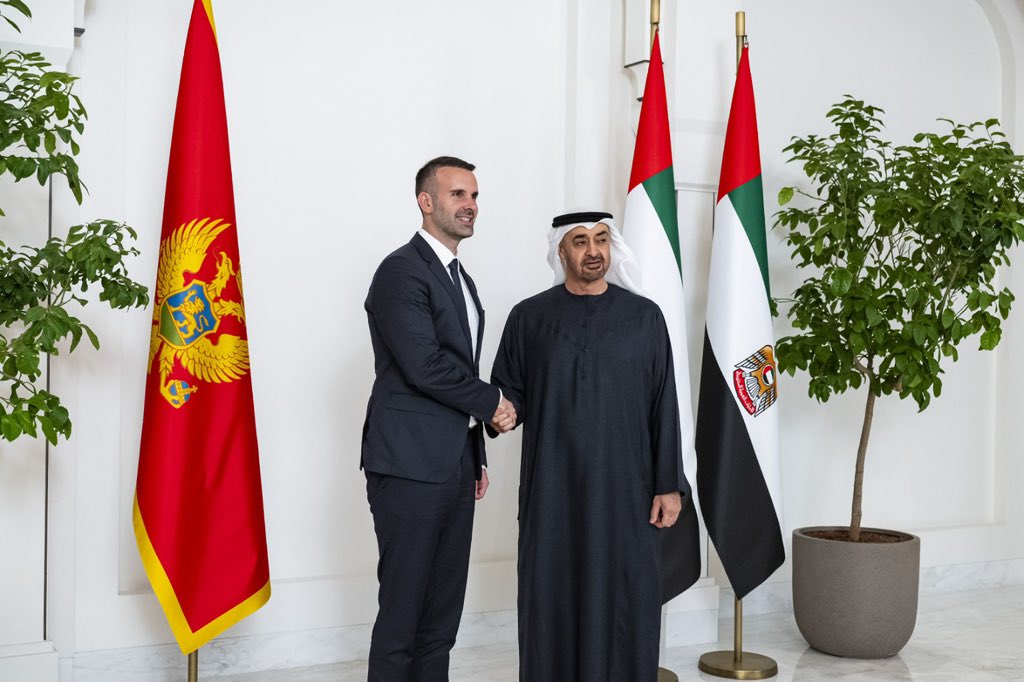برق الإمارات tweet media