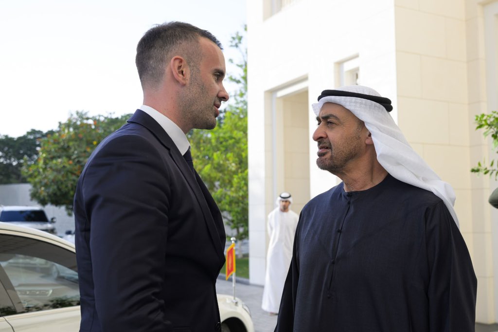 برق الإمارات tweet media