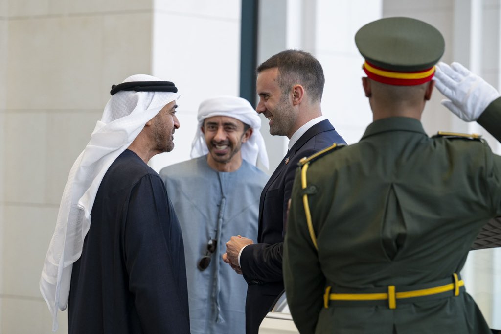 برق الإمارات tweet media