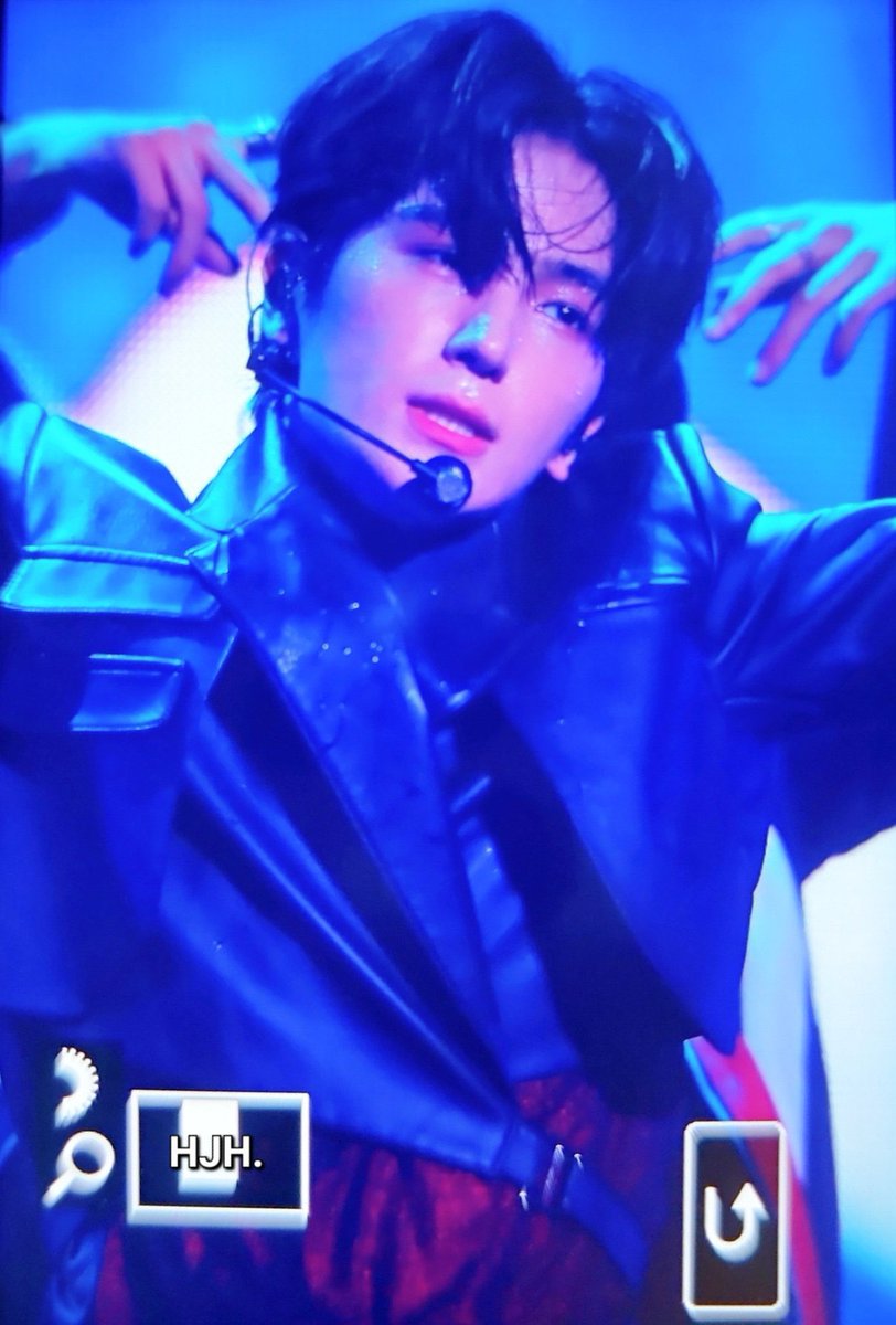 샷 tweet media