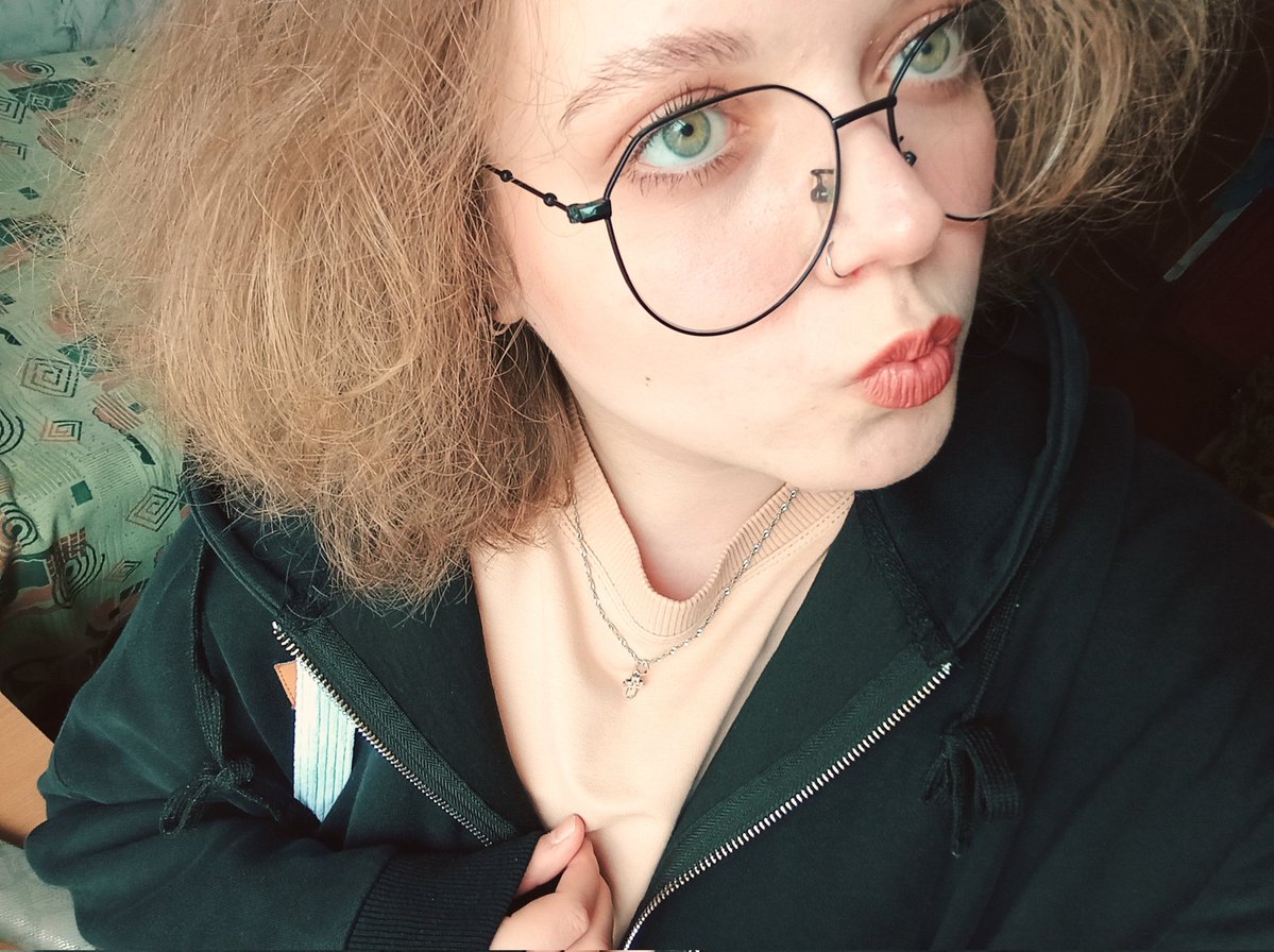 ♡ 𝚕𝚒𝚔𝚎 𝚊 𝚑𝚊𝚗𝚍 𝚐𝚛𝚎𝚗𝚊𝚍𝚎. tweet media