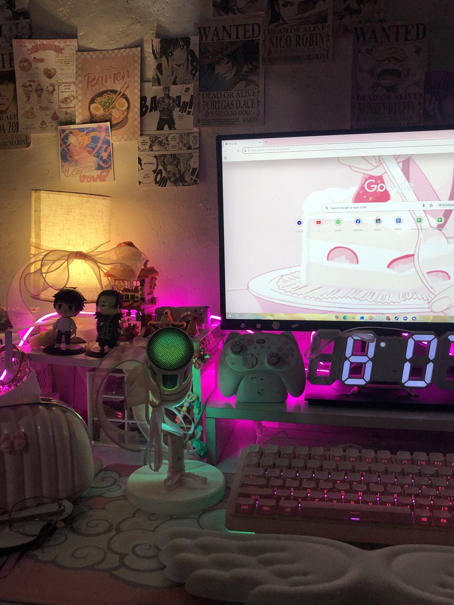 solacedailies's tweet photo. idk how to style my neon lights yet https://t.co/mNFWH4pBWi