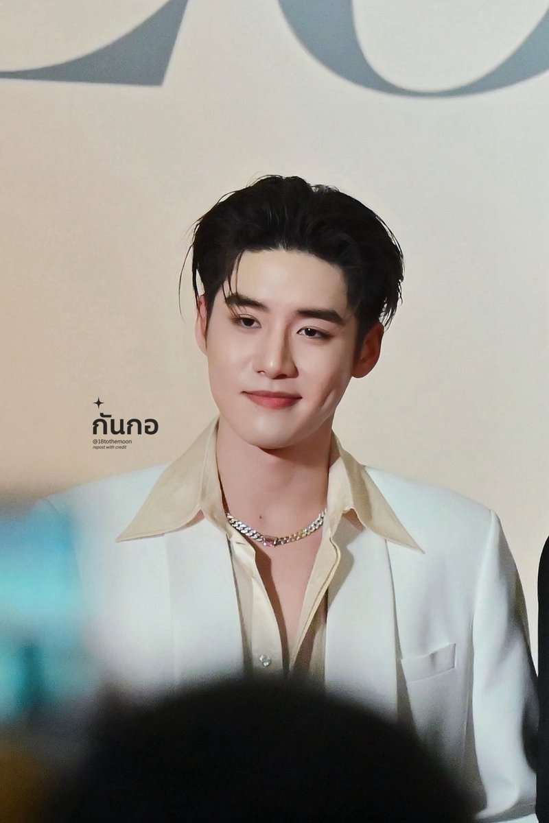 กันกอ tweet media