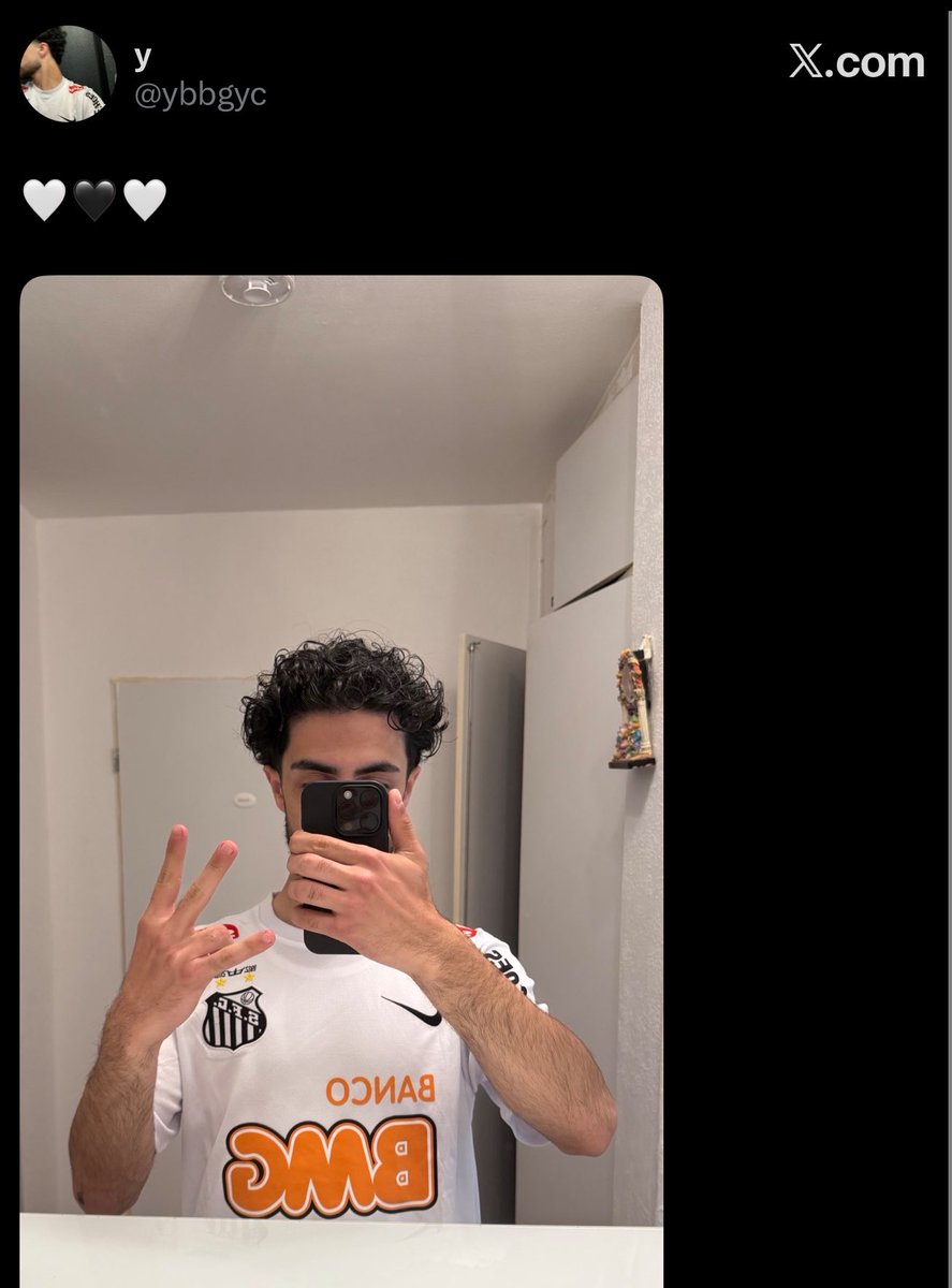 versace tweet media