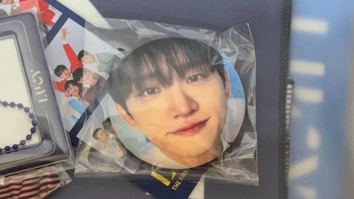 luckyeop's tweet photo. 루시 팬키트 말랑핀버튼 교환 구합니다🥹

저 : 원상
💙 : 상엽

콘서트에서 교환 가능합니다.ᐟ.ᐟ 
디엠이나 멘션이나 옾챗주세요 .ᐟ.ᐟ 
https://t.co/GRvJCECkDm https://t.co/zGobFBmWvJ