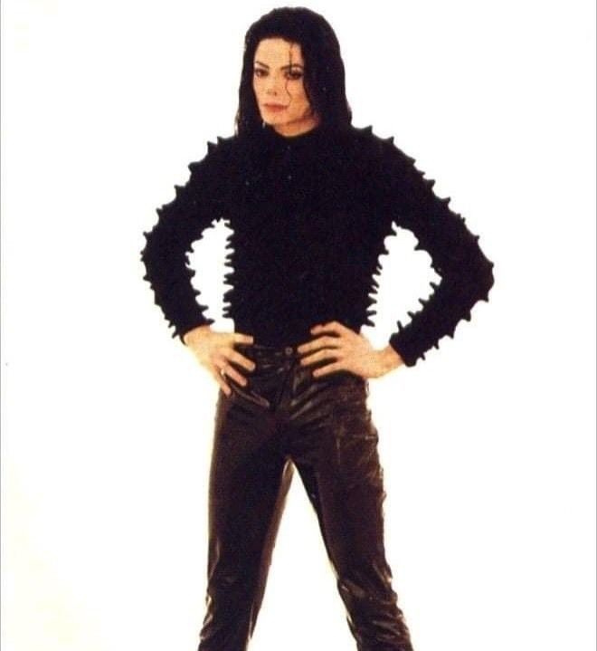 Rogue Fashion tweet media