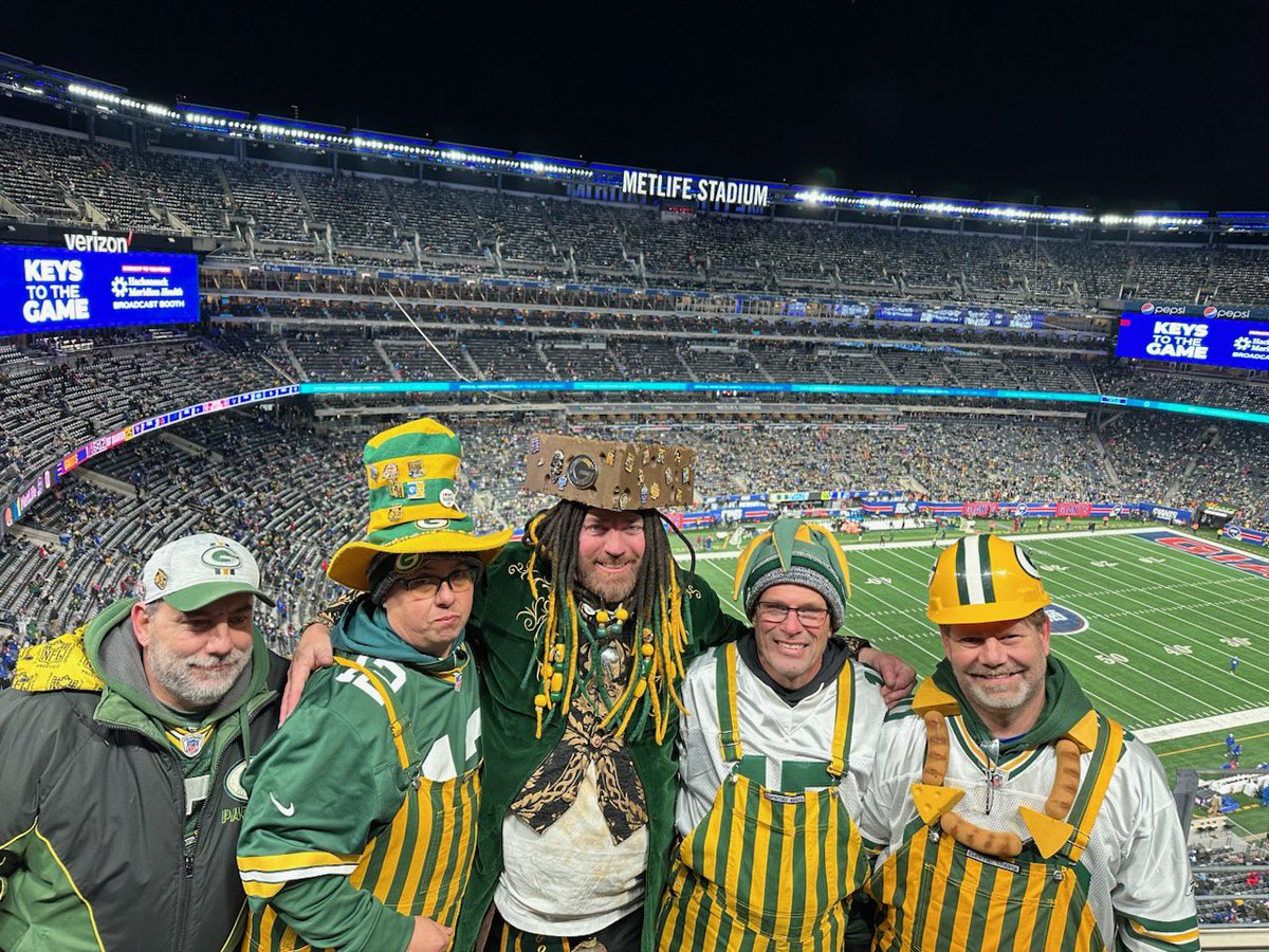 CptPackSparrow's tweet photo. @goudakunst @razziedazzie26 I was there too. And who did the D have to cover? Nobody special. It was Barry’s trash panda defense. Period. https://t.co/hBt9vT2Z0f