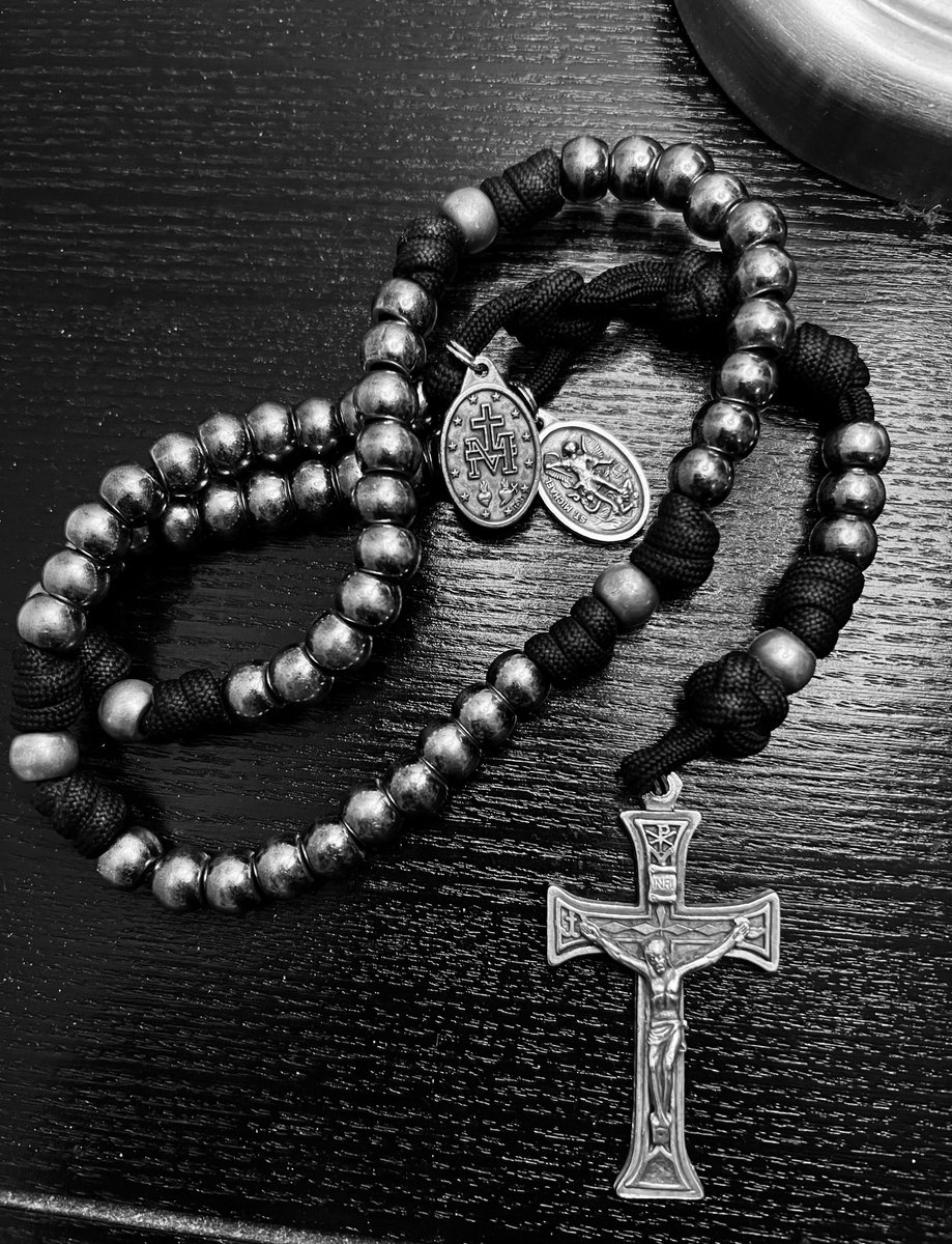 Pray The Rosary tweet media