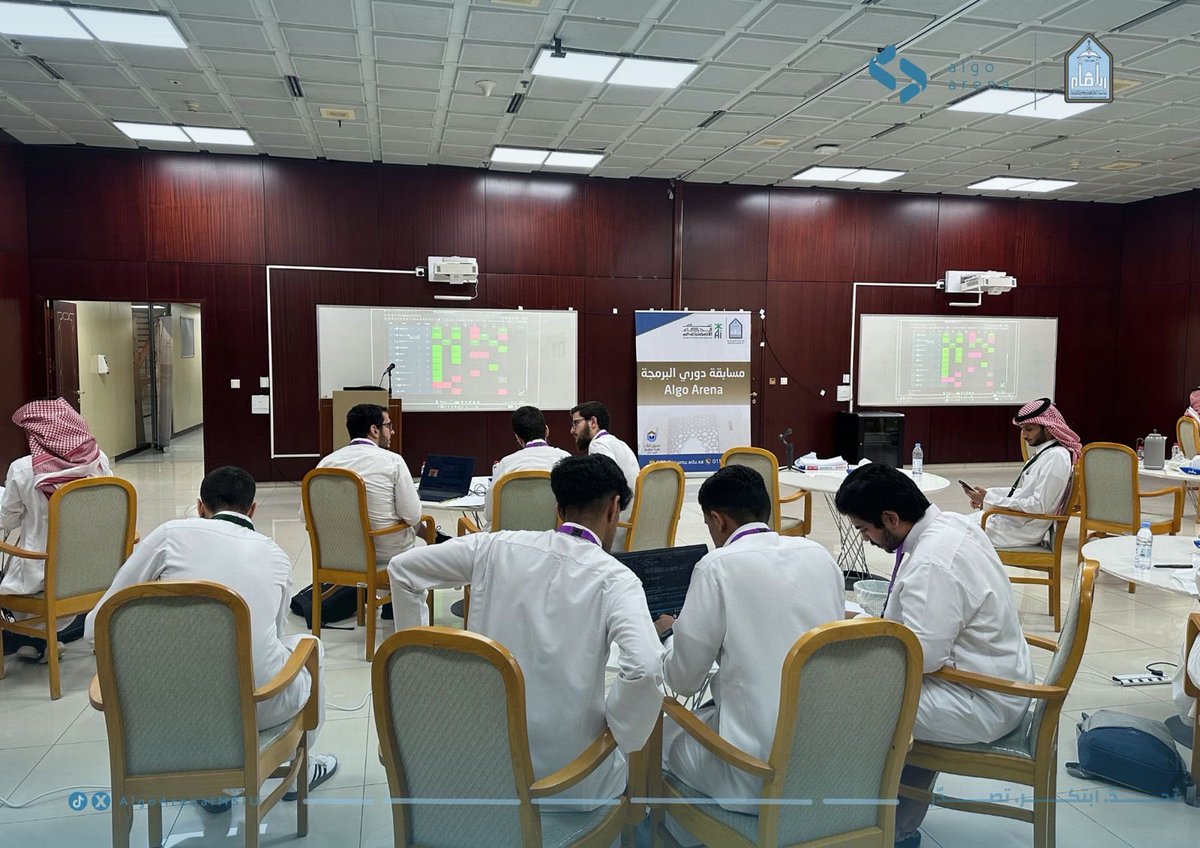 AlgoArenaIMSIU's tweet photo. مقتطفات من الأجواء التنافسية في الجولة النهائية لحسم لقب بطل دوري البرمجة AlgoArena 🏆
#جامعة_الإمام https://t.co/VvE3qZOFXP