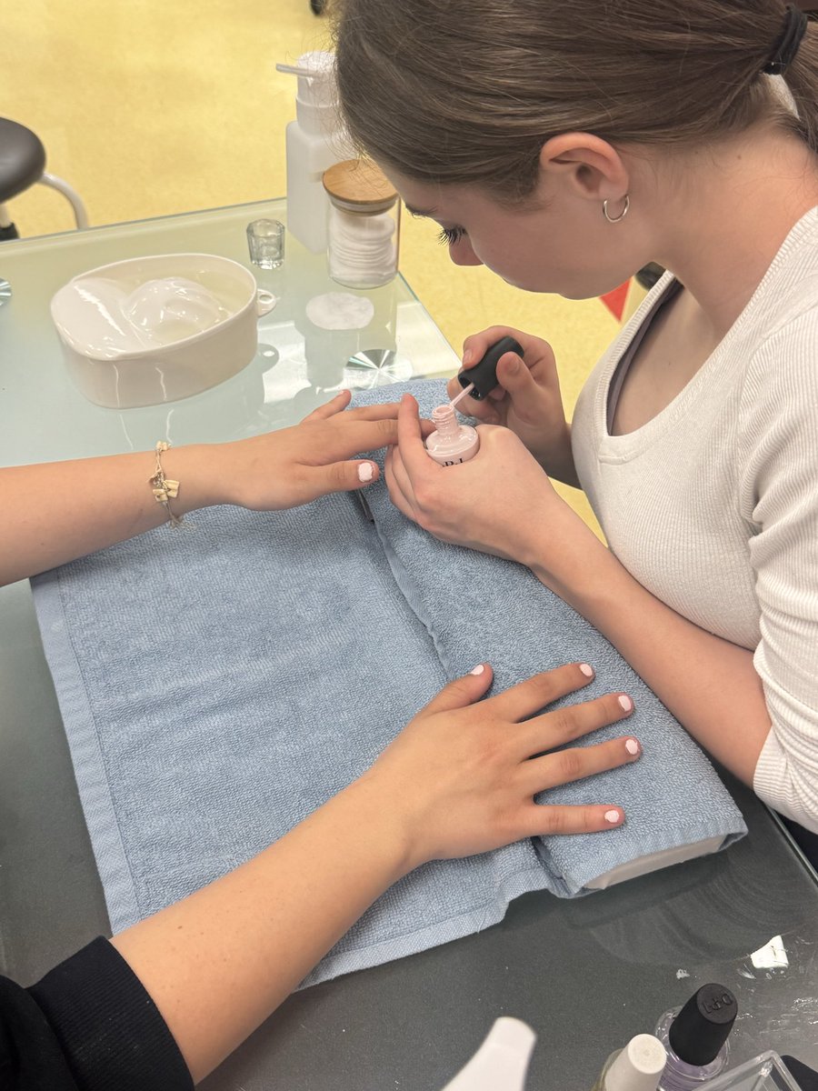 Cosmo_cci_'s tweet photo. What a successful Day with Tech It Out and our Grade 8 students! Our CCI students worked incredibly hard alongside the Grade 8 students and did an amazing job leading, helping, and creating such a welcoming experience for everyone. It was a day filled with creativity,and learning https://t.co/srObMV9XHB
