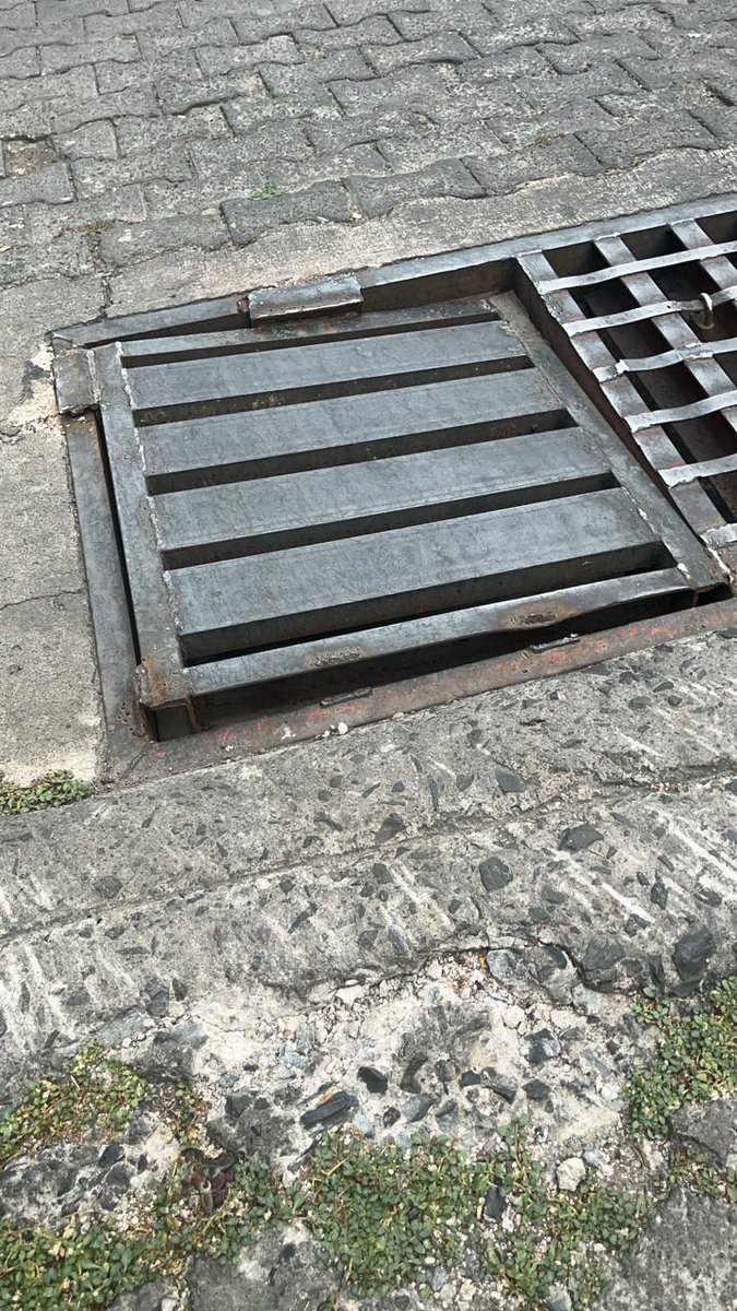 ContactoH's tweet photo. @siapagdl @Ramiro_Escoto @PabloLatap tapa suelten andador patzcuaro, la colonia es el alamo, cp 45560 tlaquepaque a 2 cuadras de la expo ganadera, entre las calles xochimilco y marcos montero, calles paralelas niños héroes y parras, gracias por atender el reporte lo antes posible https://t.co/CfxswvGJhK