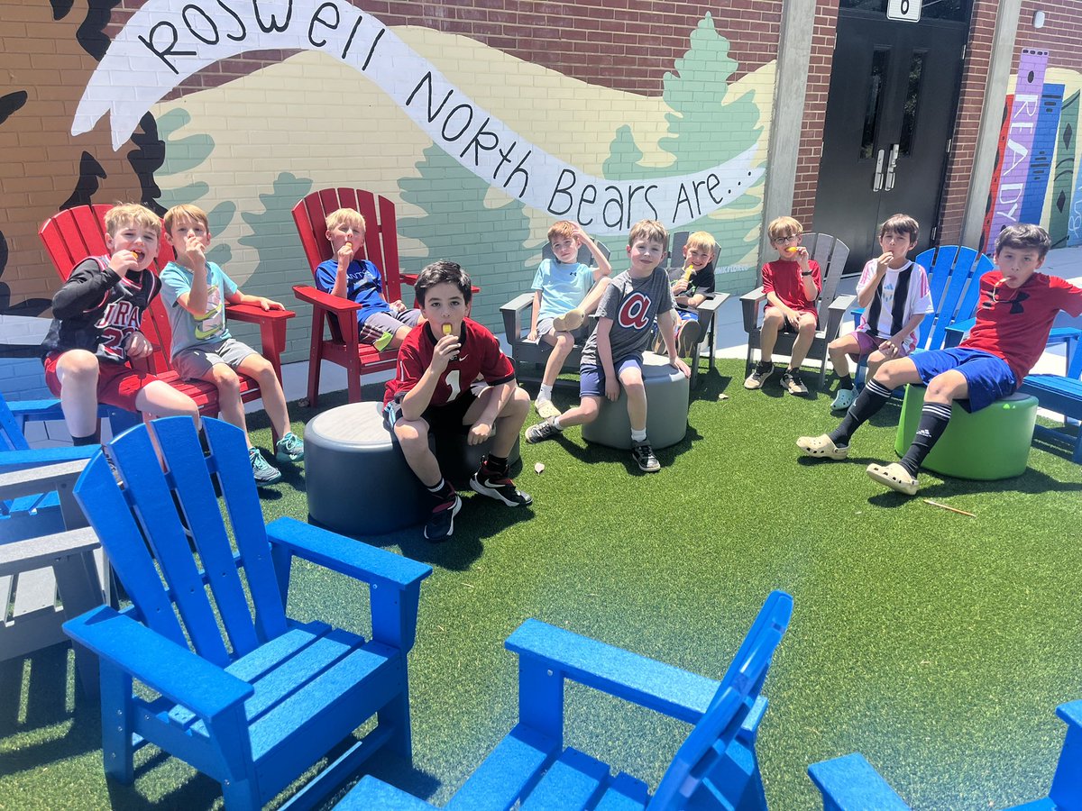 consoers's tweet photo. Popsicles for everyone! #rnegreatthings @RNEMediaCenter https://t.co/9kll9lW3gq