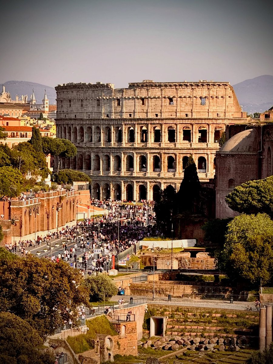 hikingtheglobe0's tweet photo. Rome, Italy https://t.co/t7AsV0fEfw