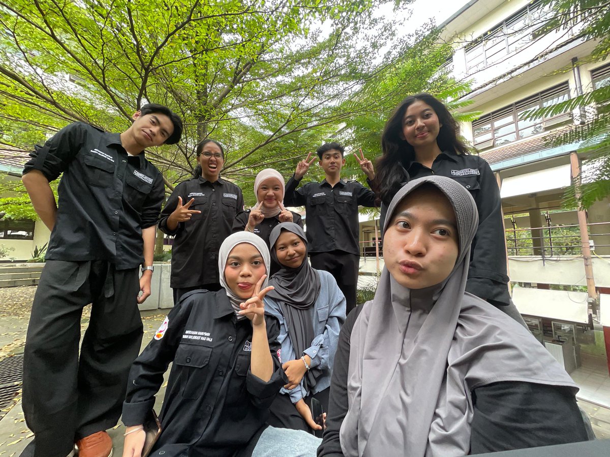chey tweet media
