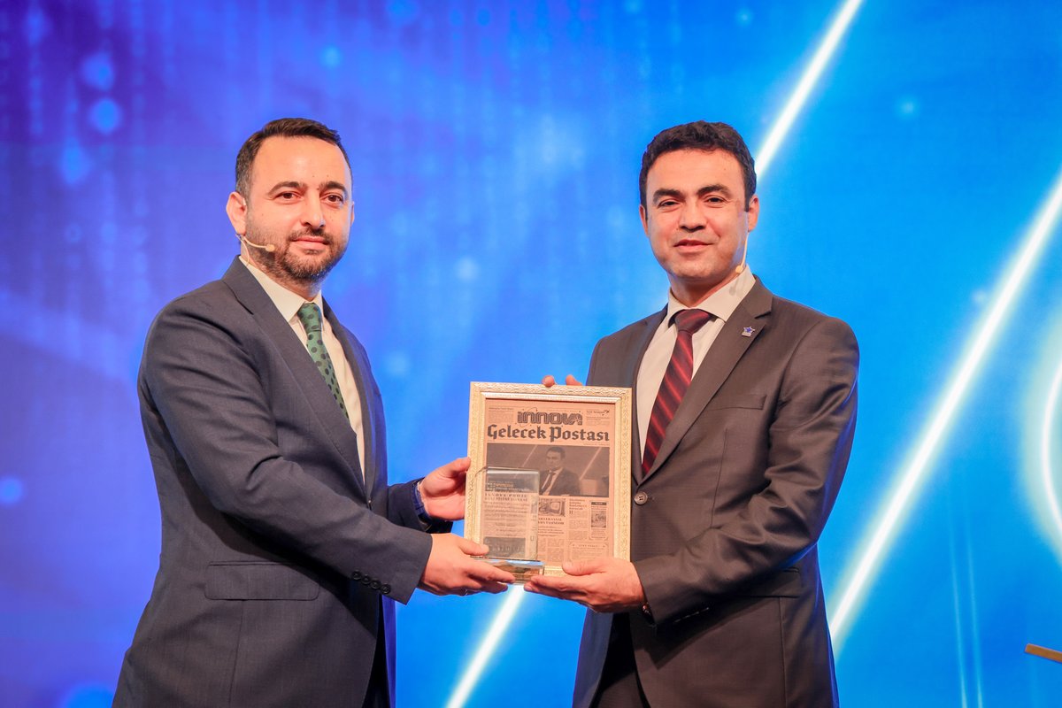 EhsimResmi's tweet photo. İnnova Proje Yönetişimi Zirvesi kapsamında gerçekleştirilen “Yapay Zekâ Çağında Liderlerin Ajandası” panelinde, Genel Müdürümüz  Dr. Sayın Fatih Say sektörün değerli temsilcileriyle birlikte savunma sanayiinde yapay zekâ destekli dönüşümün stratejik önemine dair görüşlerini paylaştı.

Yapay zekânın, geleceğin güvenlik ve elektronik harp ekosisteminde kritik bir rol üstleneceğine dikkat çekilen panelde; teknoloji, liderlik ve dijital dönüşüm odağında verimli bir oturum gerçekleştirildi.

@innovabilisim