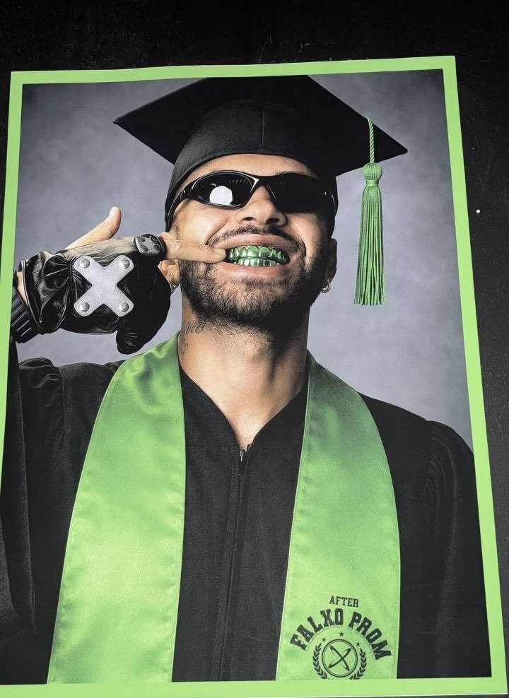 anghyy19's tweet photo. Qué graduado más lindo!🎓💚 https://t.co/7wIhciGtjV