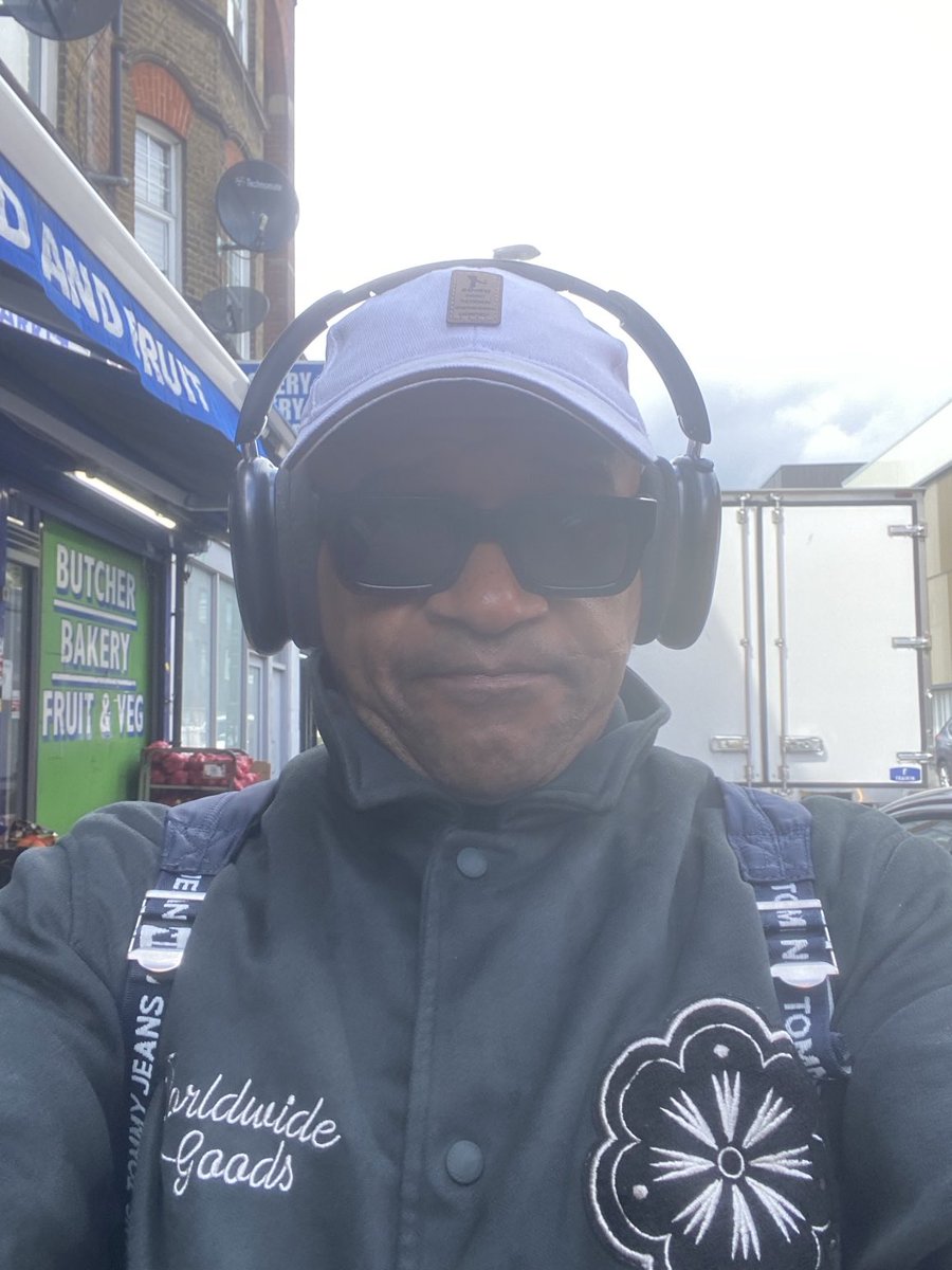 Darren Harriott tweet media