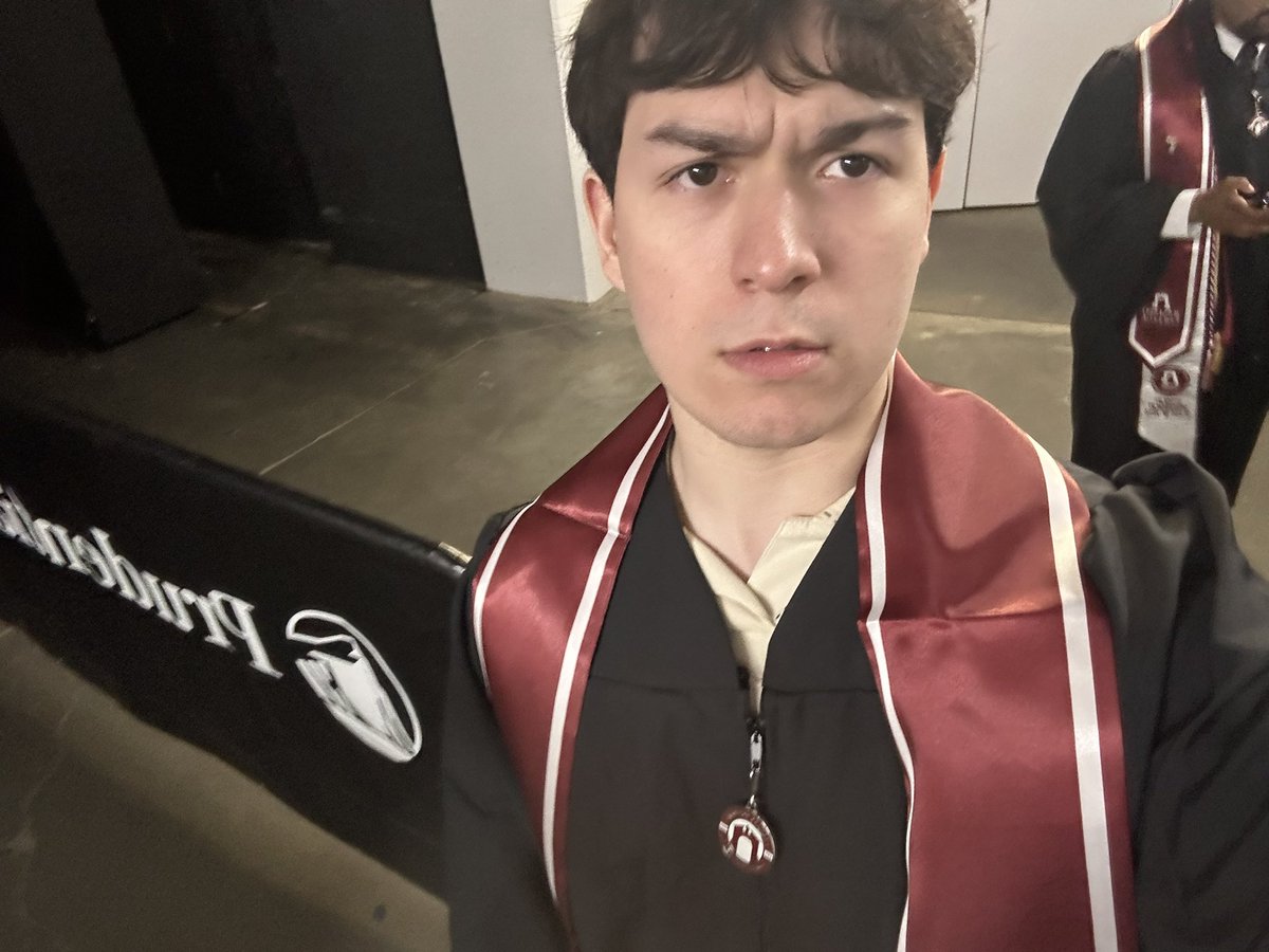 alex tweet media