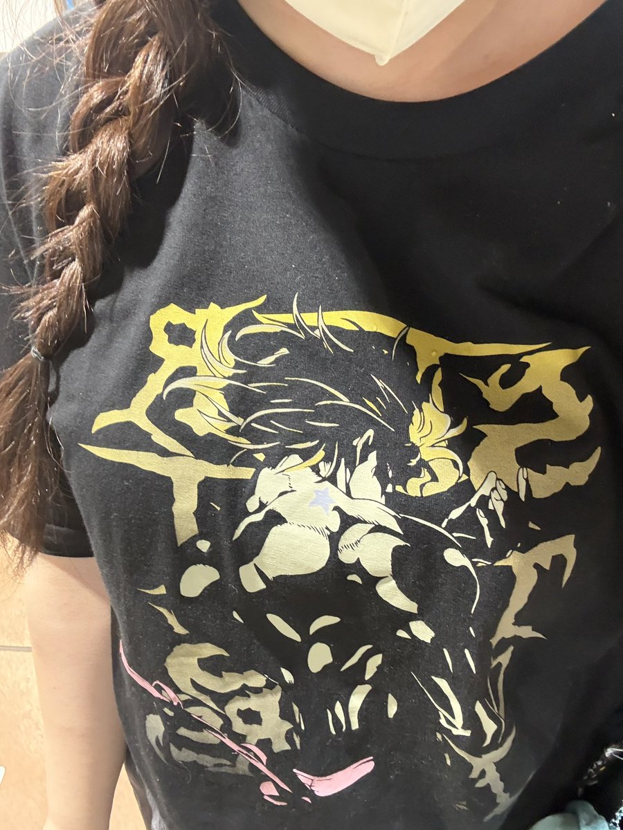 x28787's tweet photo. こないだ買ったDIOのTシャツで気分上げて頑張った( ᴖ ̫ᴖ )♩
演習終わりだから髪がぼさぼさー、、笑 https://t.co/Gs1cXiiDD3