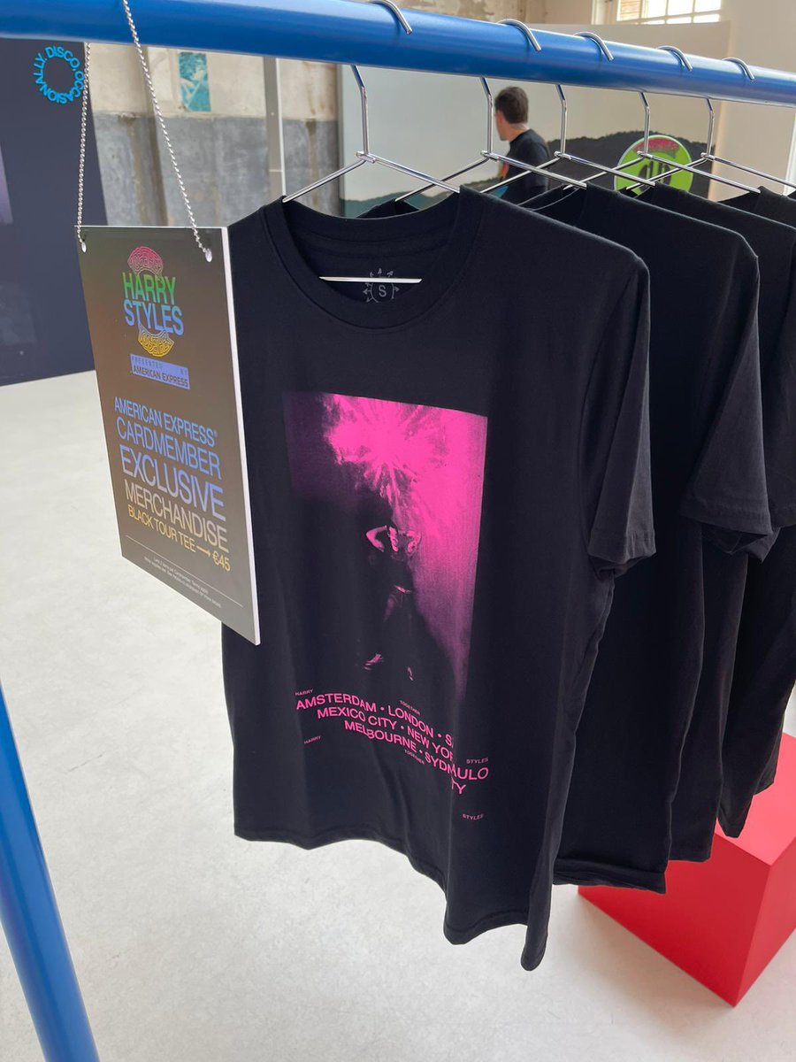 homeofsexualz's tweet photo. FRIENDS!!! AMSTERDAM POP UP MERCH!!! 🫶🫶🫶 https://t.co/LoOVQ1V3ns