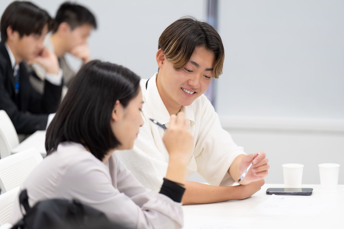 zero_highschool's tweet photo. 大学進学も、就職も、起業も、
すべては“手段”でしかない💥

大事なのは、「自分はなぜそれをやりたいのか？」

#ゼロ高 では、小学生の頃みたいな“ワクワク”を、
もう一度見つけにいく環境🏫

▼仲間とともに「やってみたい」に挑戦しよう🔥
https://t.co/TIVmLCHY7j

#高校生 #進路 @takapon_jp https://t.co/aLEfRhexPv