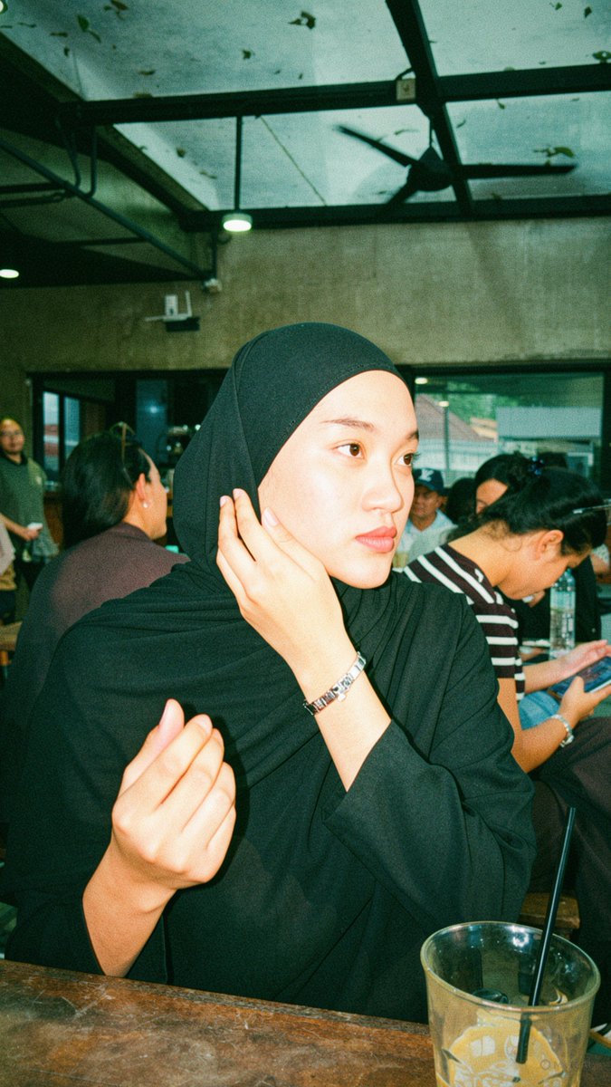 upndoun's tweet photo. Mau upload di ig tapi malu karena idungnya dibikin mancung sama ai (gua ga minta) https://t.co/vjZUYZGHp9