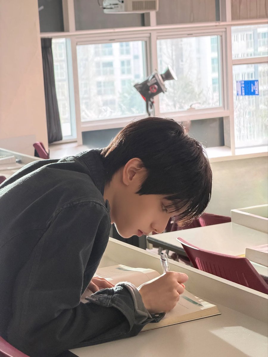 룽 tweet media
