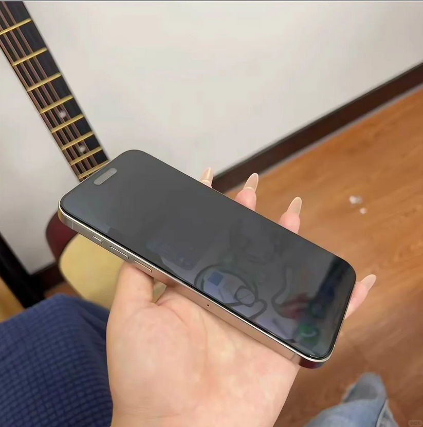 lusadesign99861's tweet photo. Clear when you look at it. Hidden from the side. 👀

This privacy screen protector helps keep your phone screen private in public places while still giving you a smooth daily-use experience.

#LusaDesign #PrivacyScreenProtector #HDPrivacyScreenProtector #AntiSpyScreen https://t.co/zyLUy1mZxn