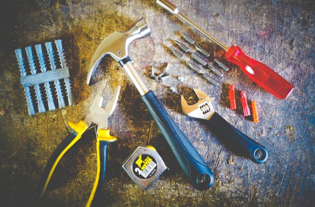 sperbech's tweet photo. Handyman services cover a wide spectrum of household needs, including minor plumbing and electrical work, drywall patching, painting touch-ups, and furniture assembly. Each task is assessed individually to determine the appropriate approach. This allows for flexible responses to common maintenance requests without committing to larger renovations.