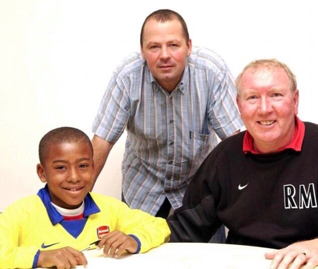 PrimePacman's tweet photo. Alex Iwobi: A Premier League Journey from Hale End to Fulham.

Alexander Chuka Iwobi, born on 3 May 1996 in Lagos, Nigeria, moved to England with his family at the age of four. He joined Arsenal's academy in 2004 at just eight years old, after being spotted playing youth football.
A tricky midfielder with an abundance of natural talent, Alex is a Hale End graduate.