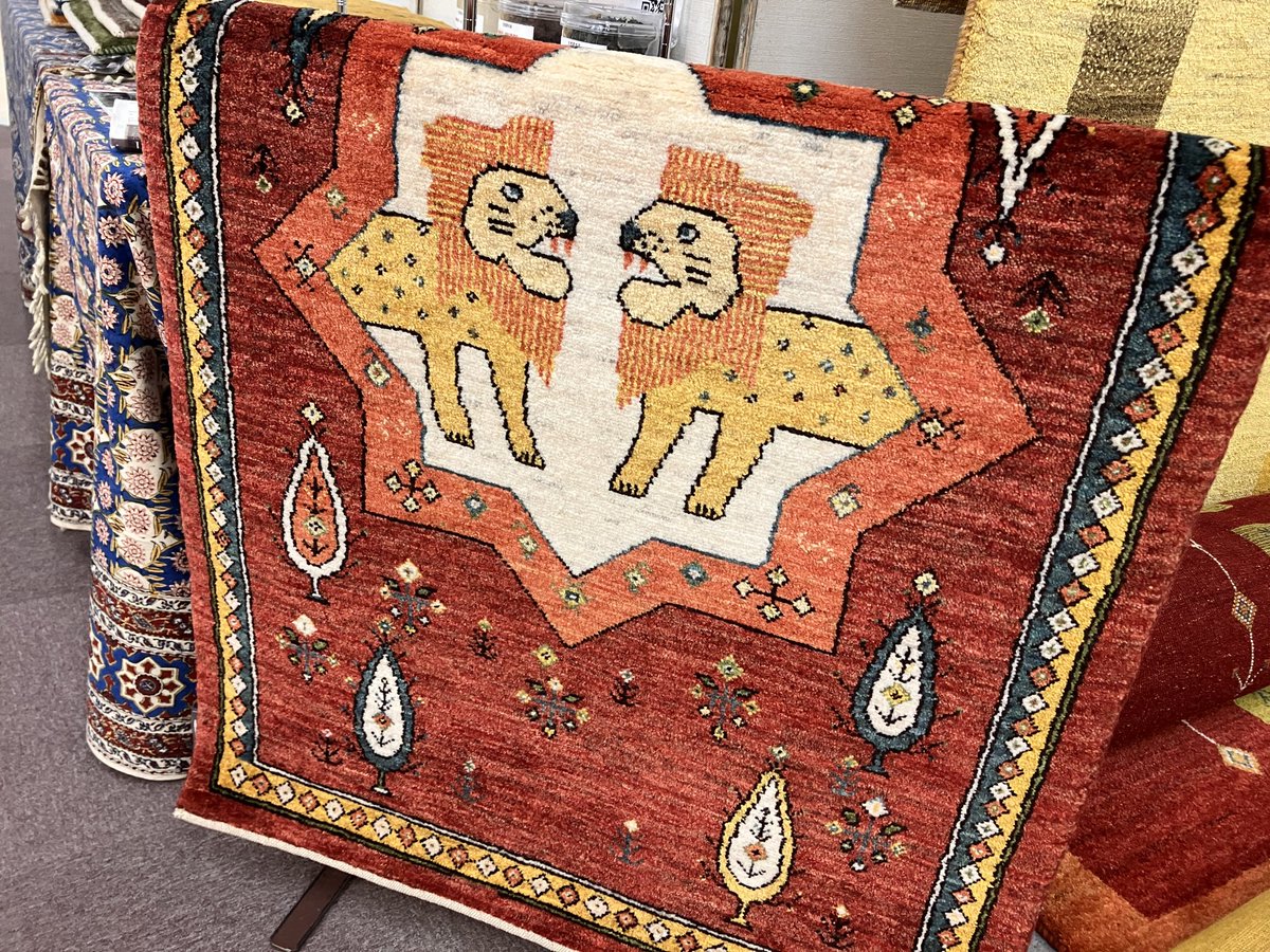 ohkawa_kagu's tweet photo. 【宇都宮店】
今年のギャベ展!ライオン多めです‼️✨
https://t.co/21EhkvFpW8
明日からスタートです❗️
#大川家具 #栃木県 #宇都宮市
#ギャべ #ギャッベ #gabbeh
#明日からスタートです https://t.co/lxVD01jfji