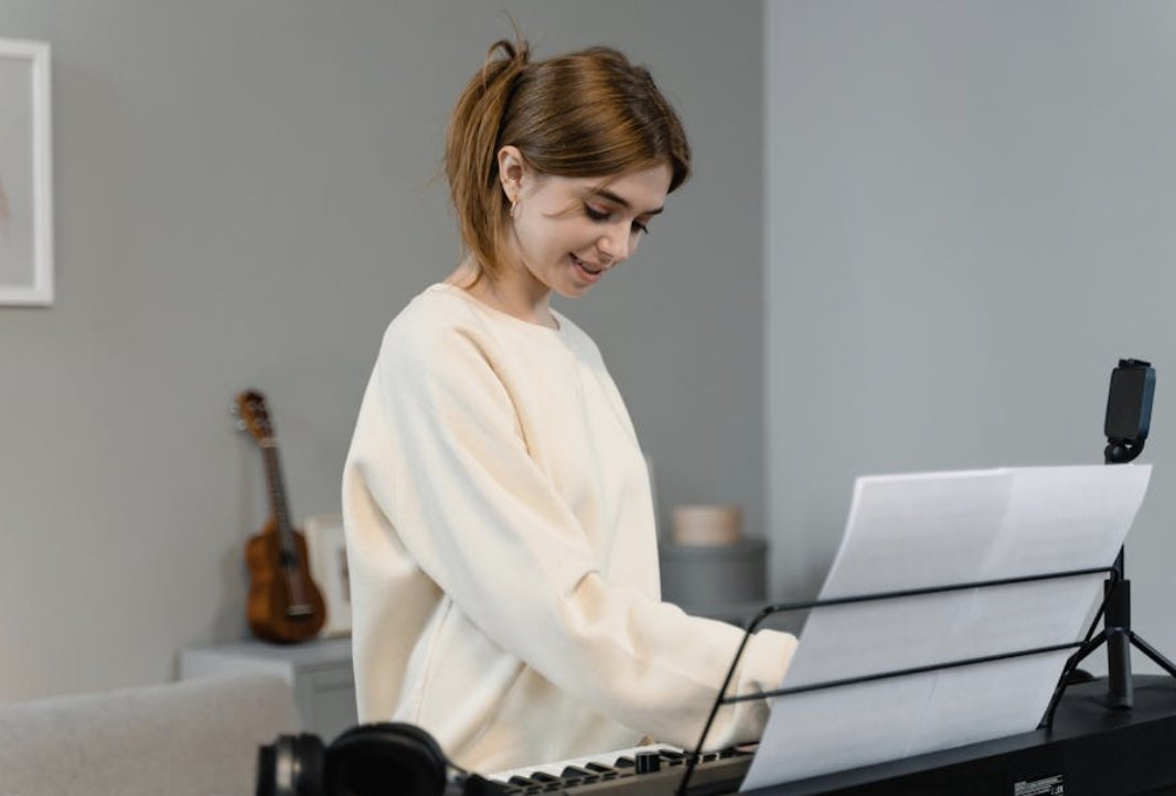 naigilyn's tweet photo. At Chord Academy, we provide a clear and systematic approach to learning piano, guitar, or vocals. Our lessons are designed for beginners, with step-by-step video tutorials, sheet music, and theory materials to build a strong foundation. https://t.co/ZcvjJ5GCTm